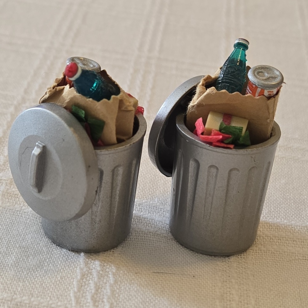 DEPARTMENT 56 SNOW Village CHRISTMAS TRASH CANS set of 2 accessories No Box